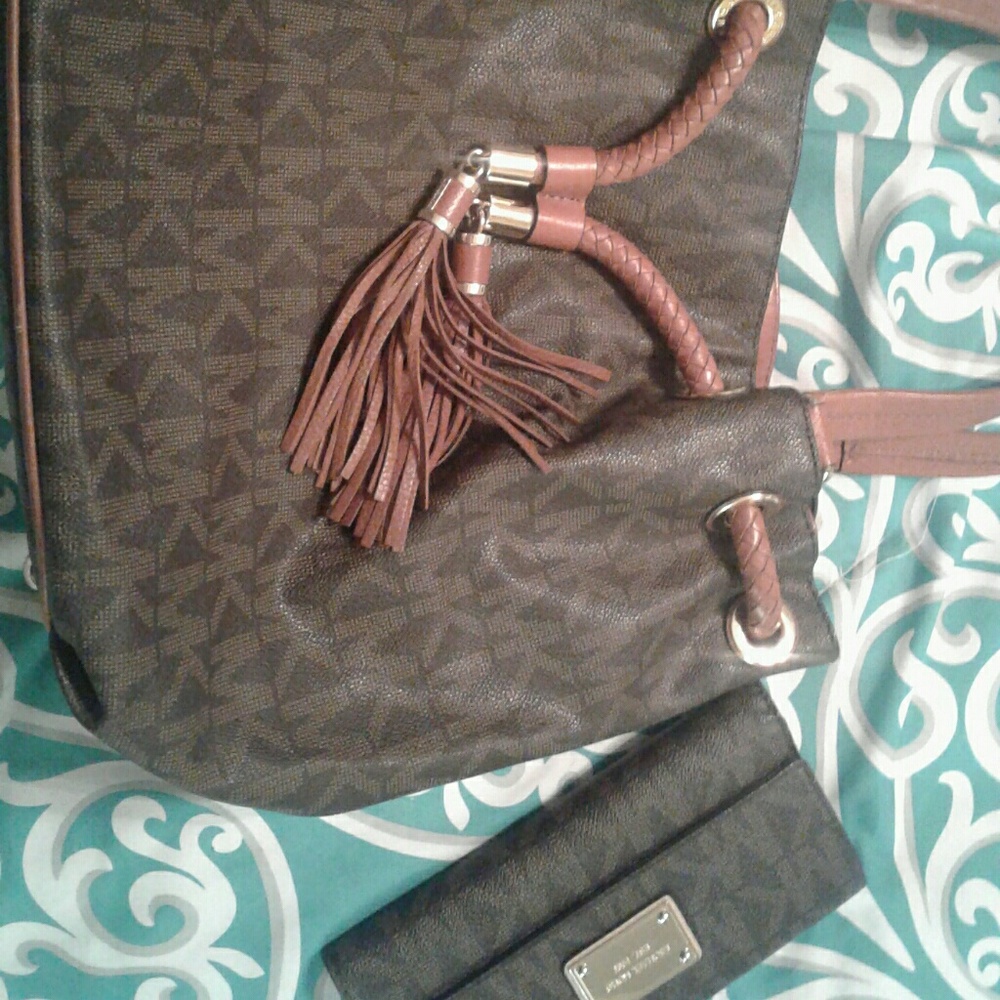 AUTHENTIC MICHAEL KORS Purse &WALLET