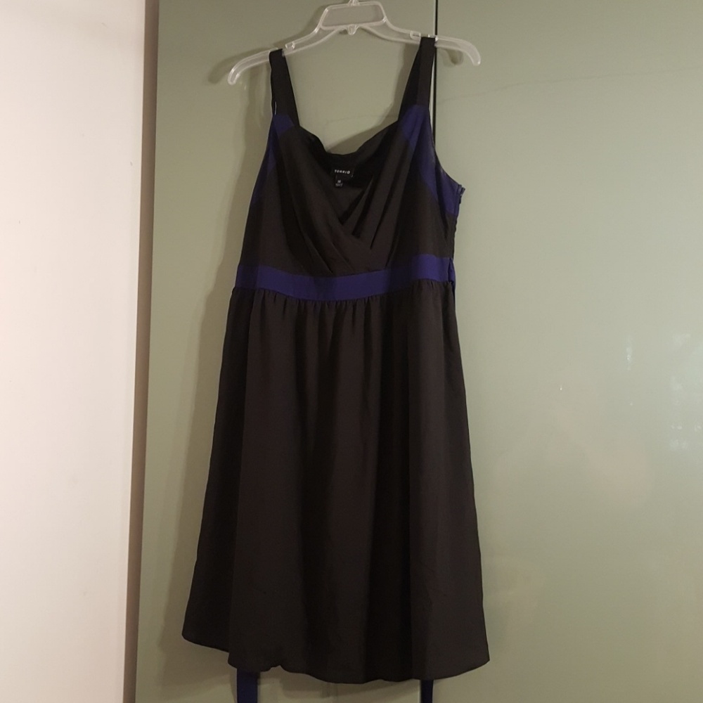 Torrid black/blue empire tie back dress