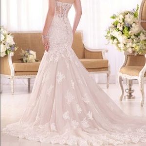 Never worn Essence of Australia wedding dress