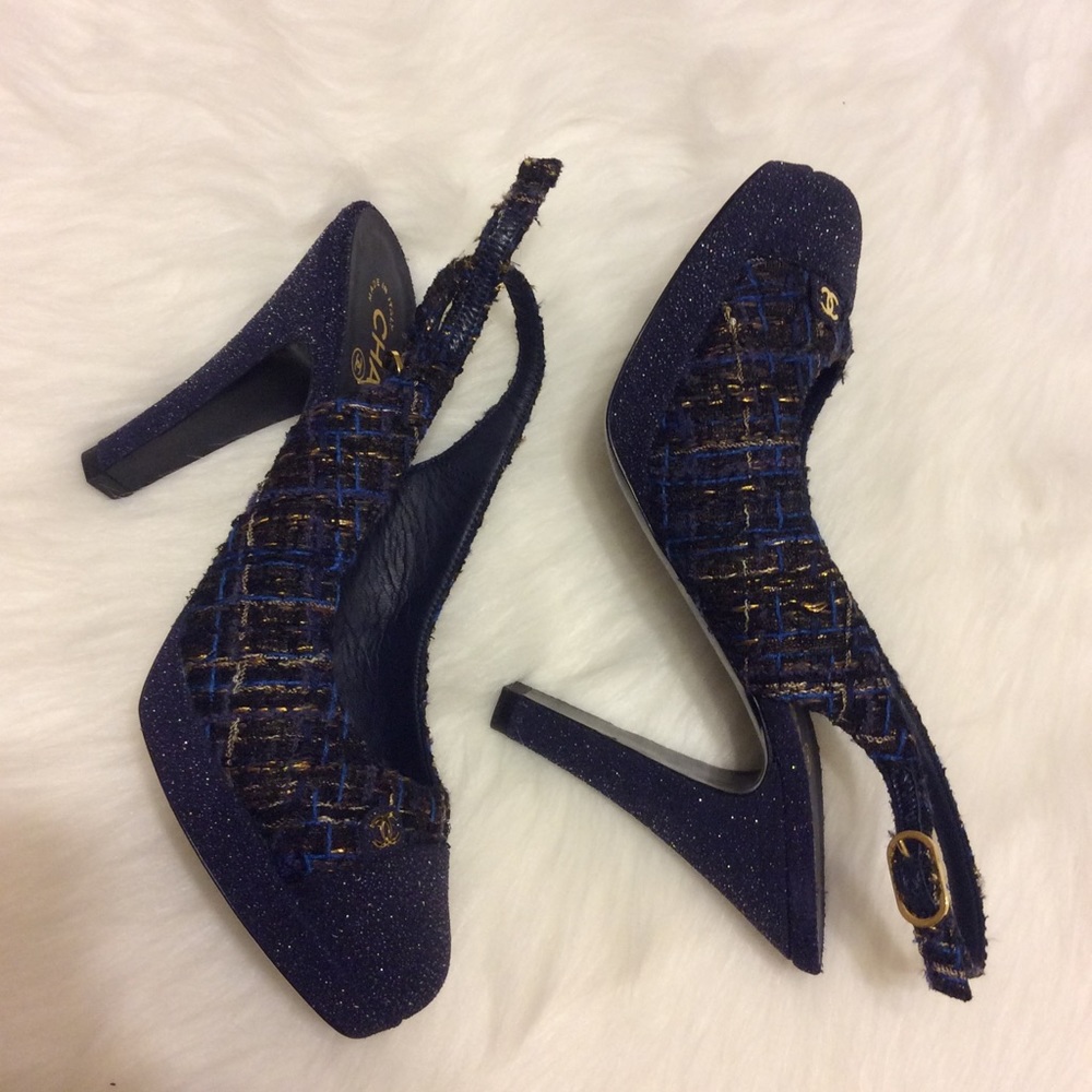SOLD🚫 Beautiful Authentic Chanel Tweed Pumps
