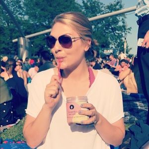 Meet your Posher, Andrea