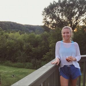 Meet your Posher, Julia