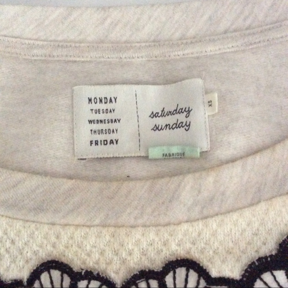 ✨HP✨ NWOT Anthropology Floral Applique Sweatshirt - Picture 6 of 7