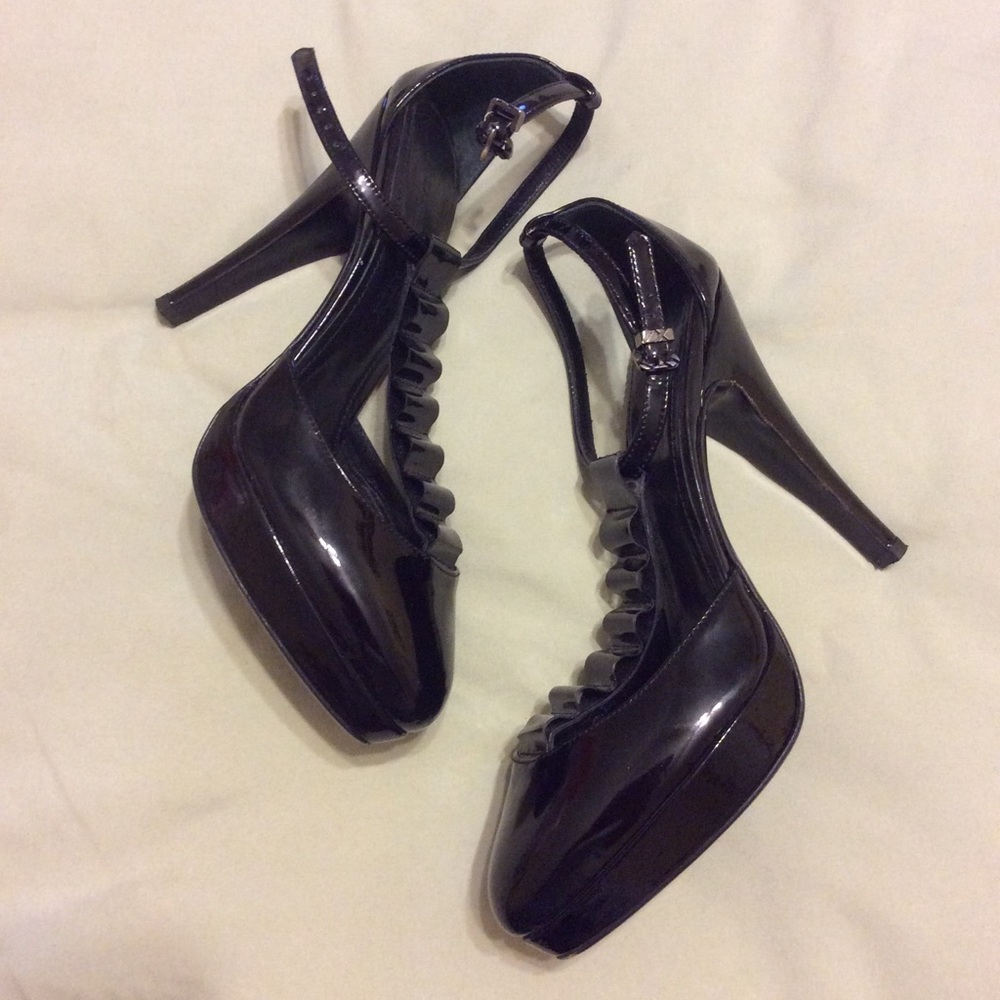 Sold❌Beautiful Authentic Burberry heels