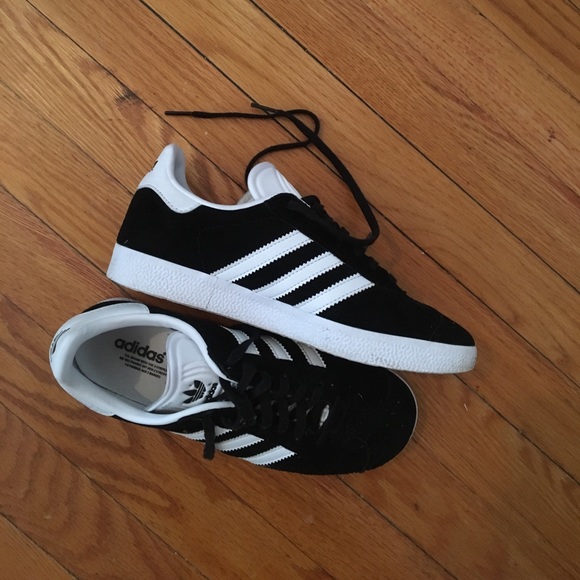 adidas Shoes - Adidas Gazelle