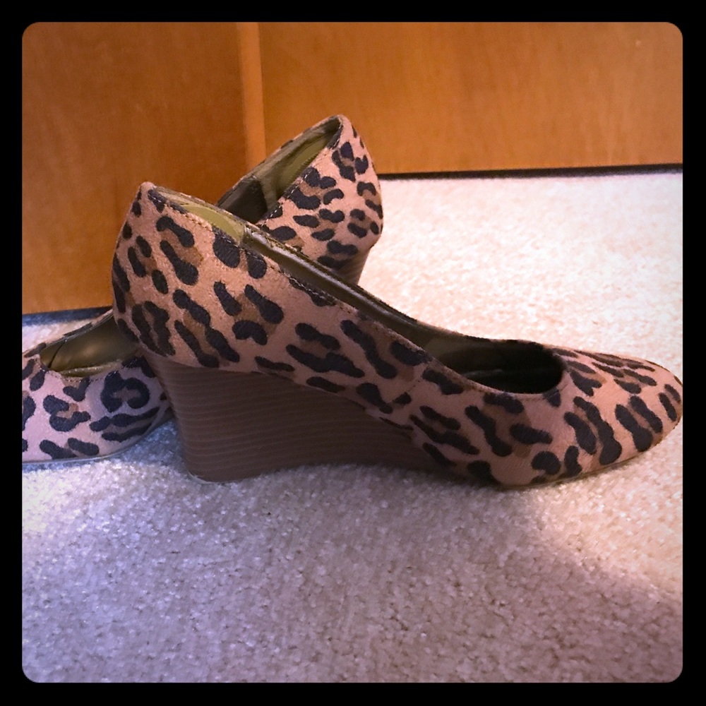 Leopard print wedges