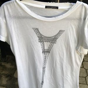 Distressed wild fox Eiffel Tower soft tshirt