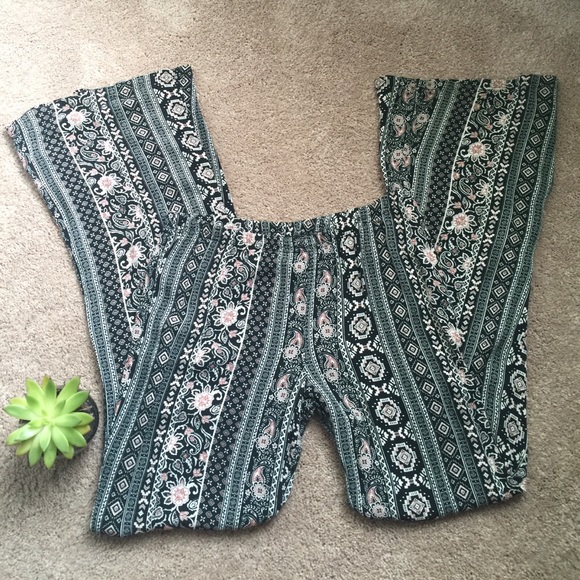 Forever 21 Pants - 🍍Bell Bottom Pants