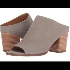 Lucky Brand Organza size 7.5 driftwood gray