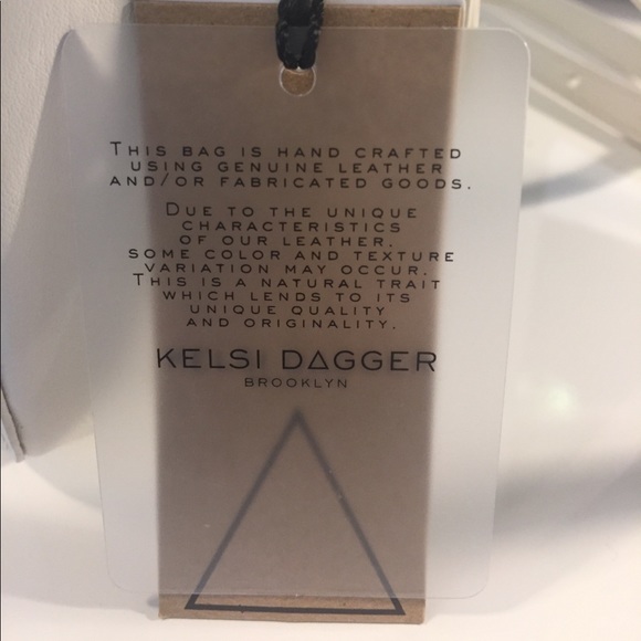 Kelsi Dagger Crossbody - Picture 4 of 7