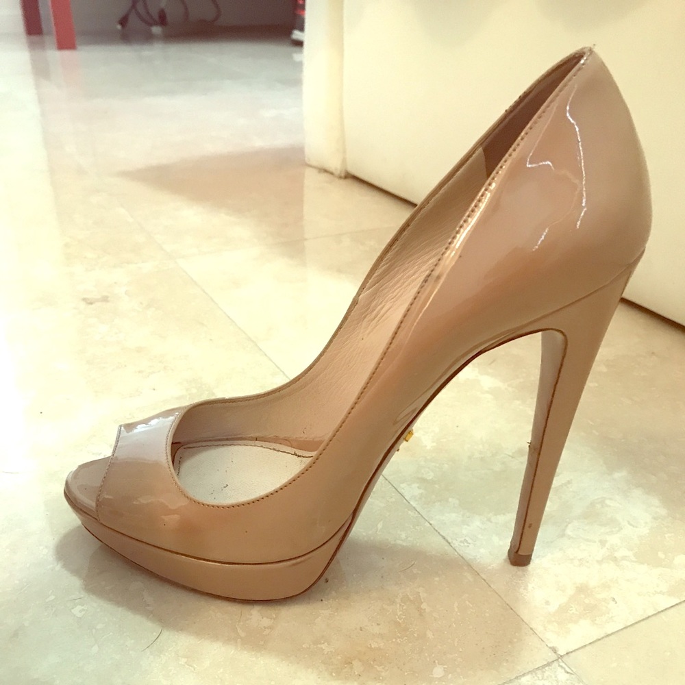 Prada nude patent leather peep toe pump size 8