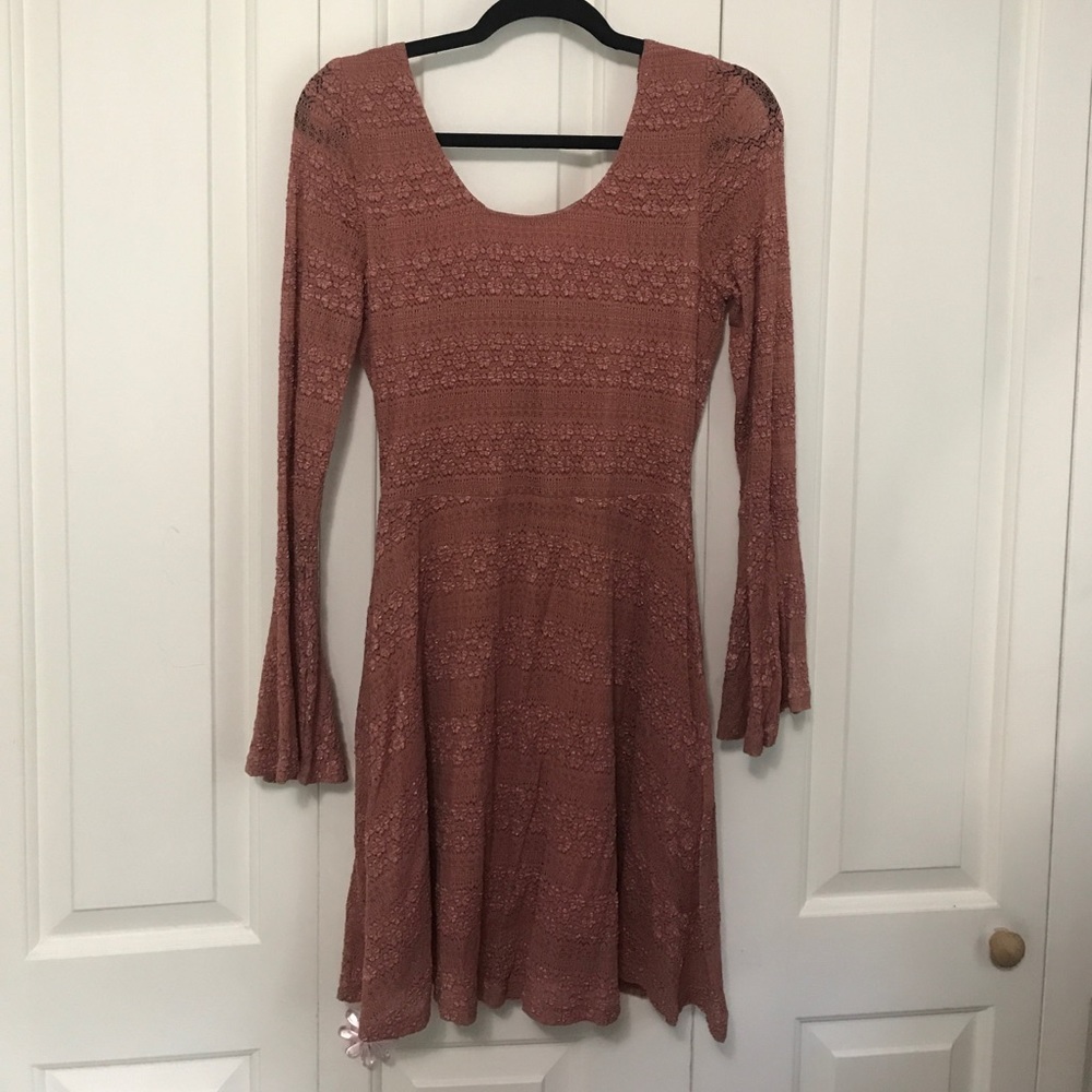Francesca's (alga) pink flared arm dress
