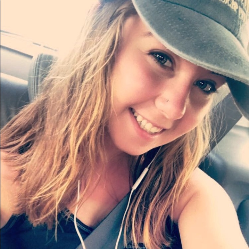 Meet your Posher, Hailee