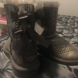 Girls grey uggs