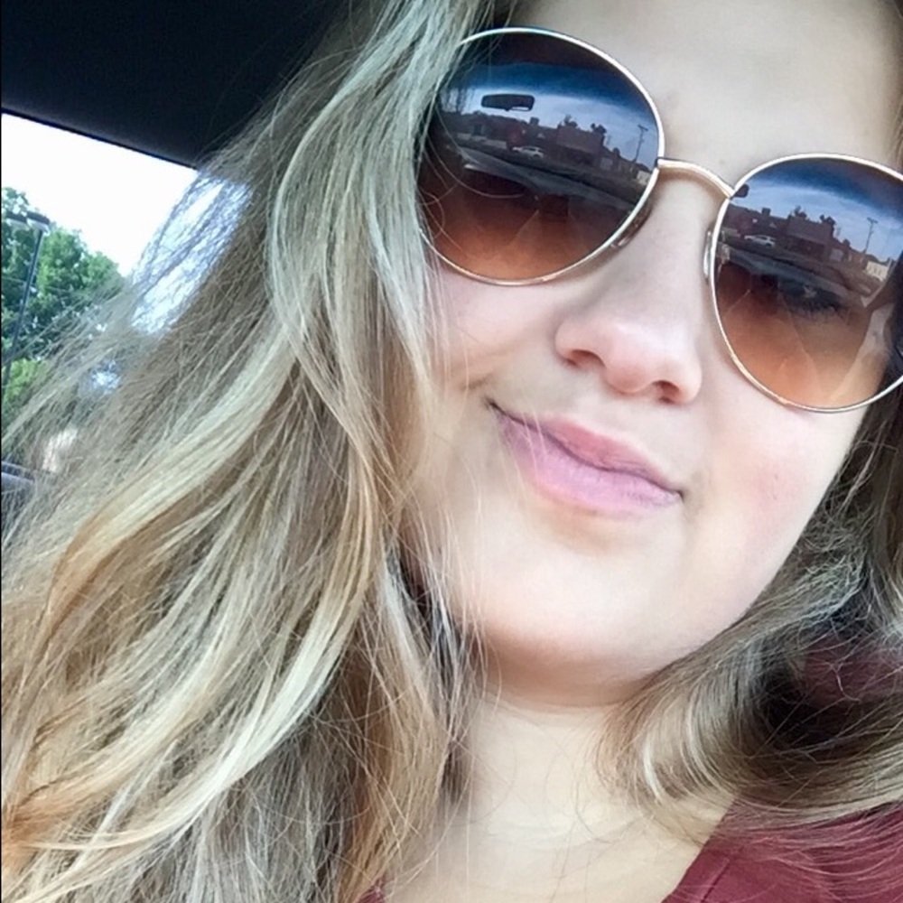 Meet your Posher, Brooke