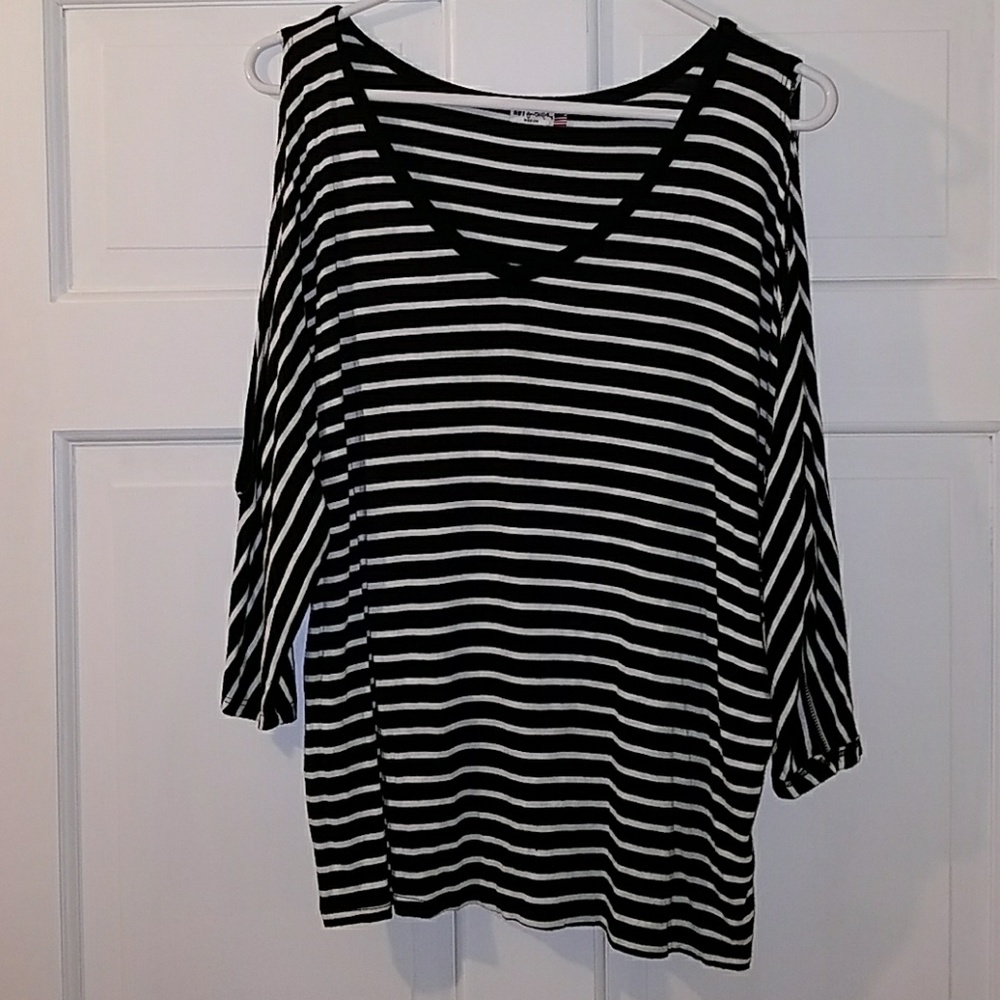 Cold shoulder striped top - Picture 1 of 1