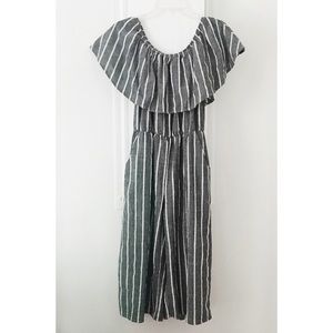 Everly gray + white striped jumpsuit | sz. S