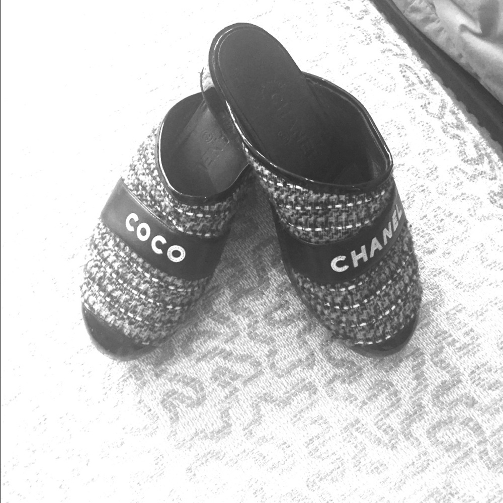 Chanel clogs