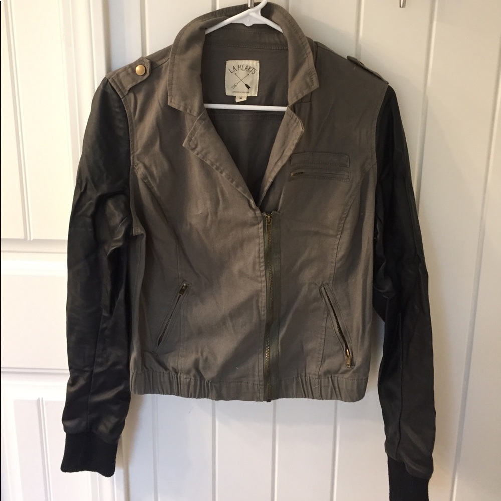 L.A hearts crop jacket