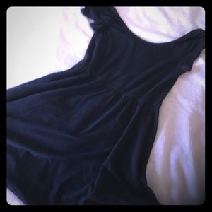 Mossimo perfect black dress 👗