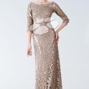 Tadashi shoji gown excellent like new condition!