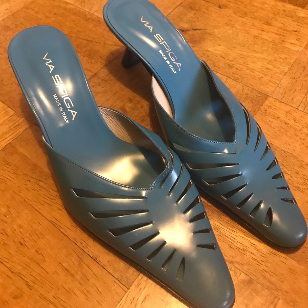Via spiga blue slip on heels