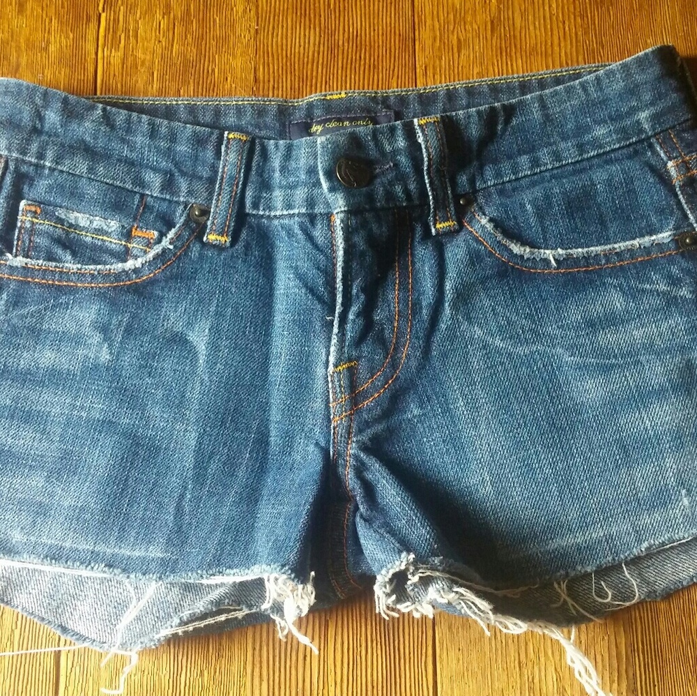 Citizens of Humanity Cut Off Denim Shorts - Picture 4 of 4