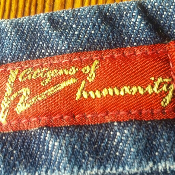 Citizens of Humanity Cut Off Denim Shorts - Picture 3 of 4