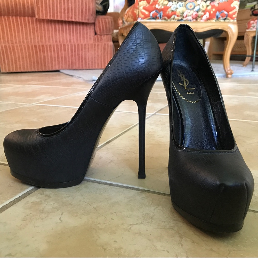 YSL Tribute Two Black Pumps. 105 cm