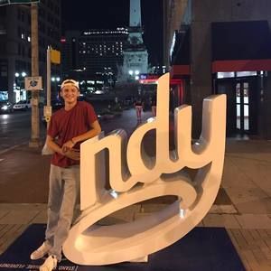 Meet your Posher, Max