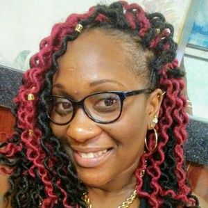 Meet your Posher, Casey