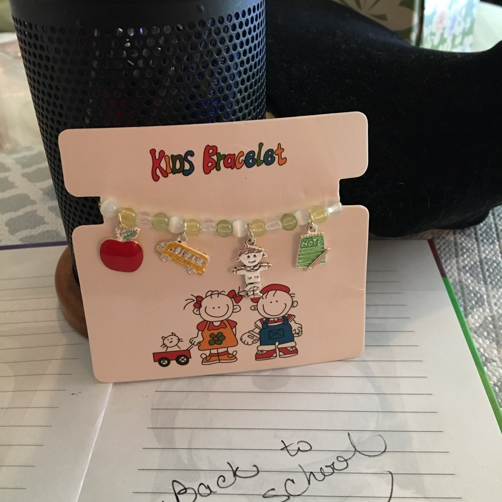 CUTE KIDS BRACELET/ 🍎ONLY 3 LEFT 🚌