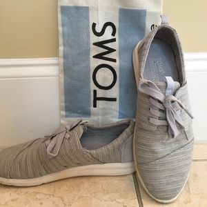 TOMS size 8.5 sneakers