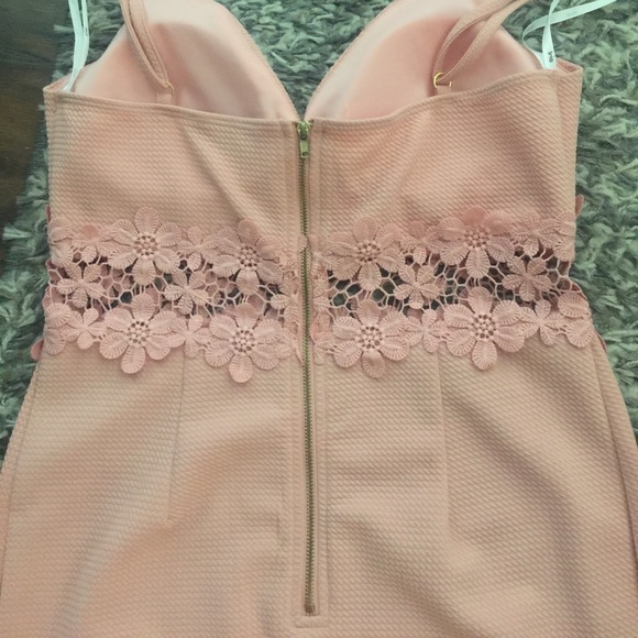 ‼️SOLD‼️ Dress - Picture 4 of 4