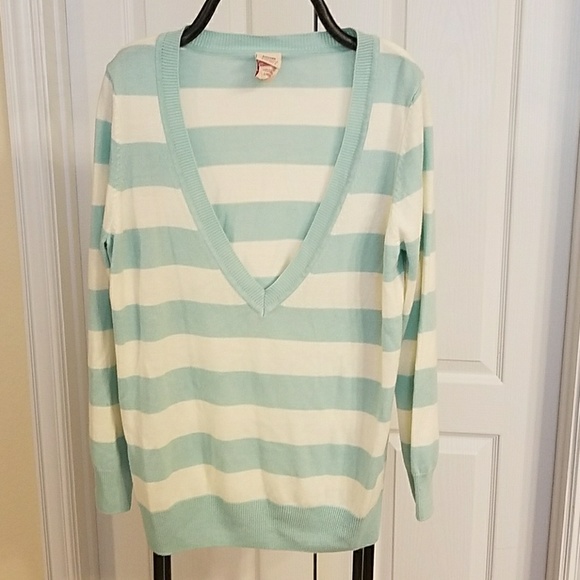Faded Glory Sweaters - ❤Cutie white and ligth green sweater UIGC