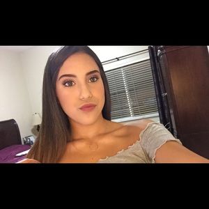 Meet your Posher, Natalie