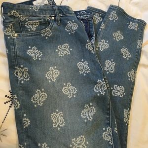 NWOT Gap printed jeans