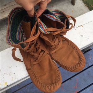 Boho lave up moccasins