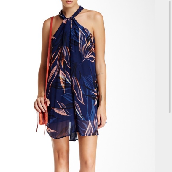 Astr Dresses & Skirts - Final Price🔒ASTR Twist-front shift dress