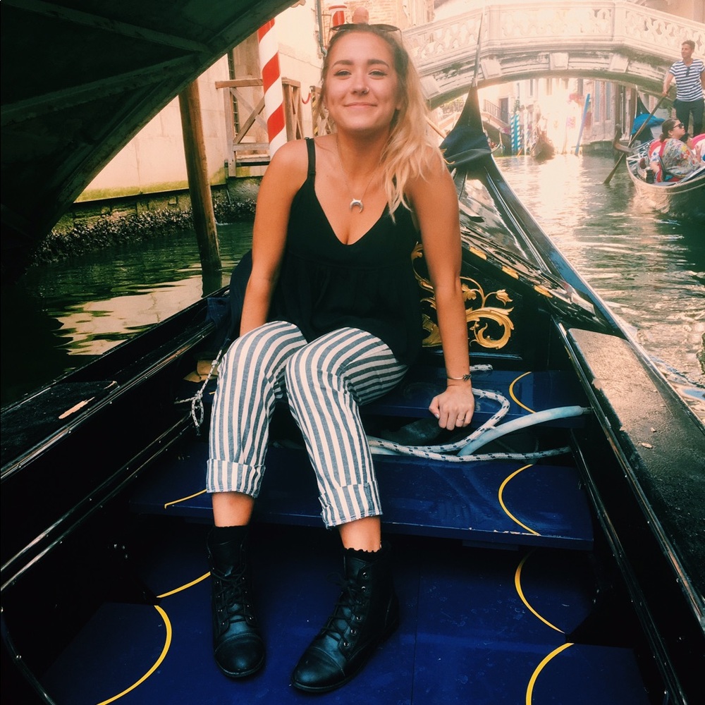 Meet your Posher, Andrea