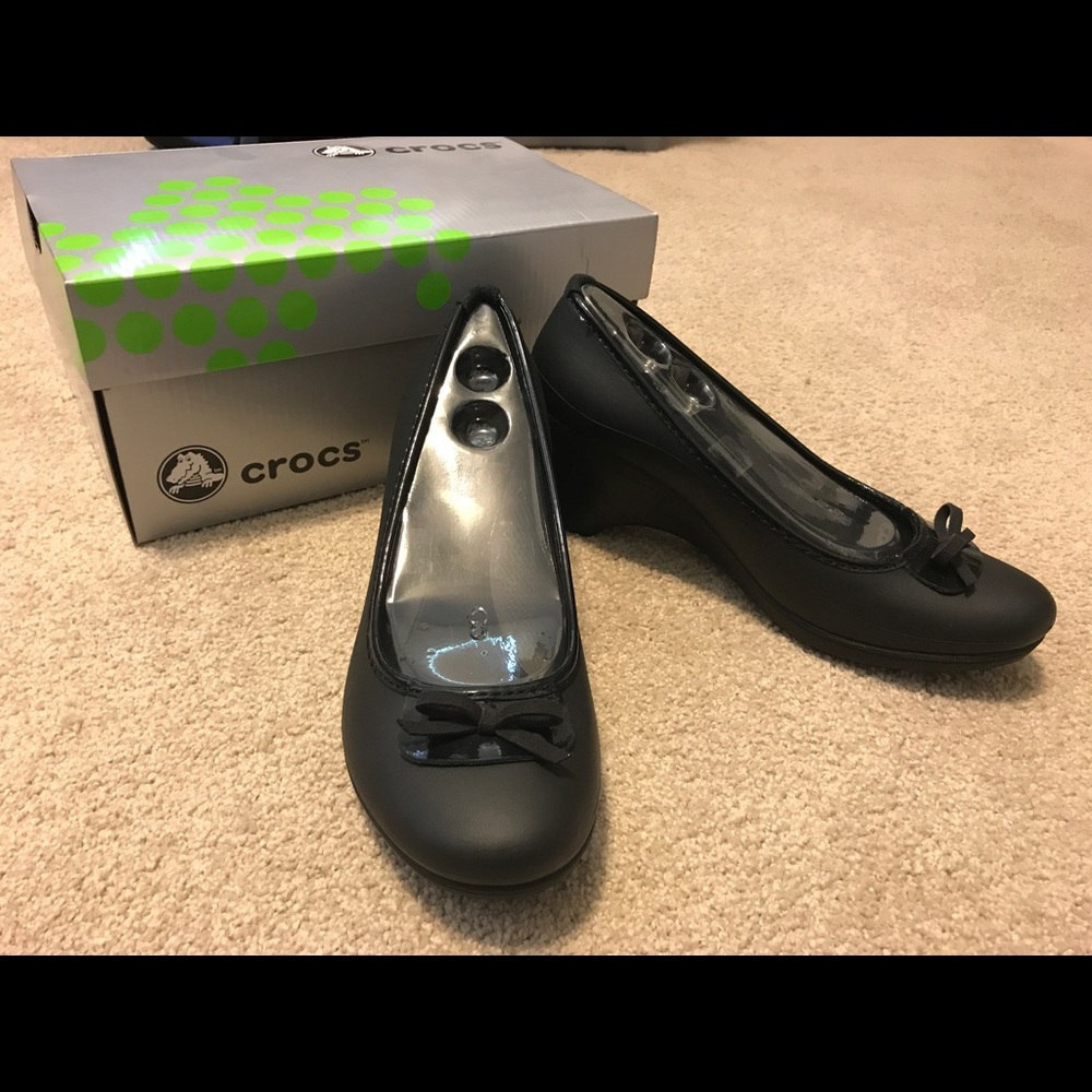 Brand New In Box Crocs Lydia Bow Wedges, Size 8
