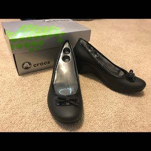 Brand New In Box Crocs Lydia Bow Wedges, Size 8