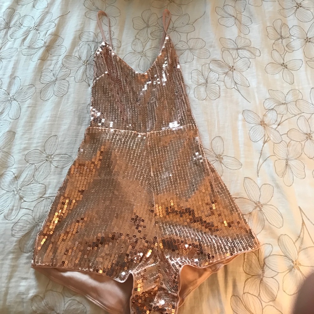 ✨ FOREVER 21 Open Back Party Romper ✨