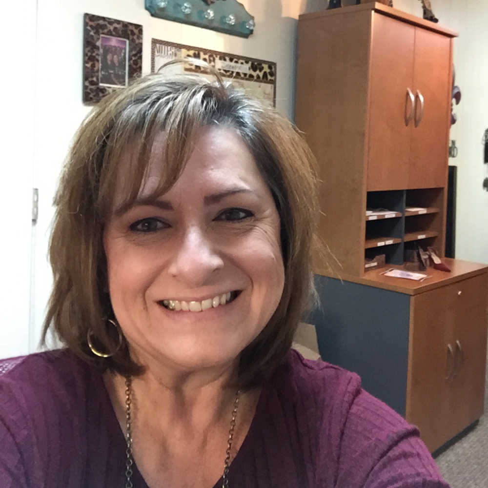 Meet your Posher, Leslie