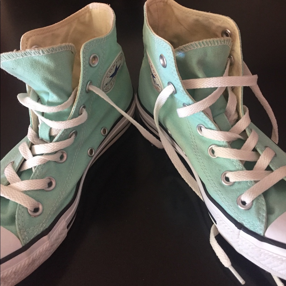 Converse - Picture 2 of 4