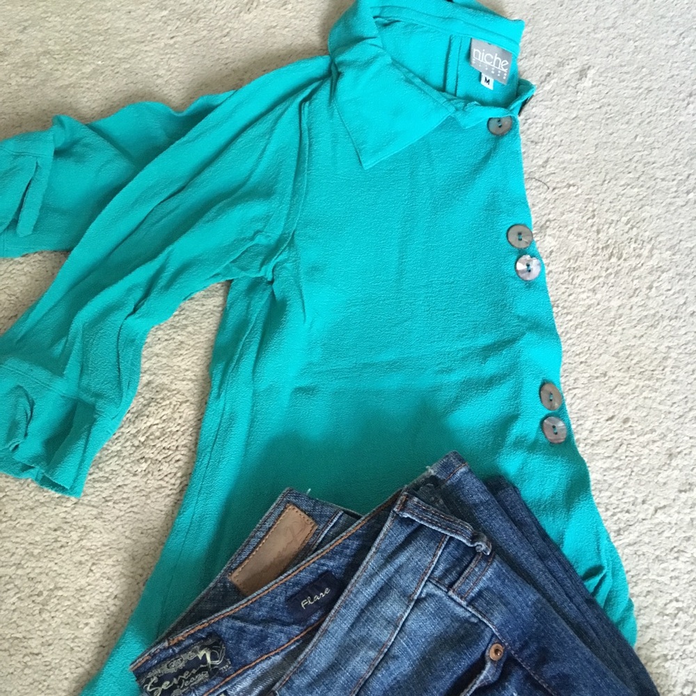 Teal cropped button up top