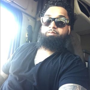 Meet your Posher, Carlos