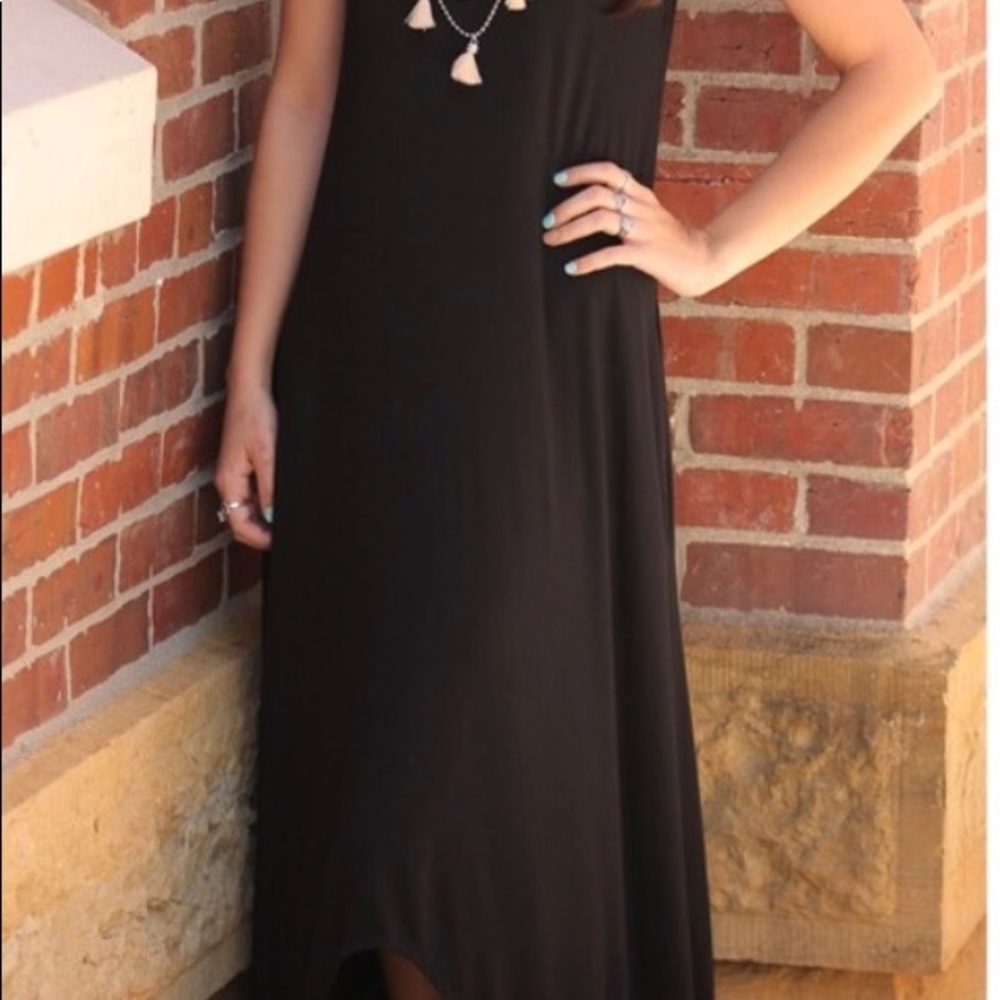 🔥SALE🎇🎯NWT BLK HI LO MAXI W/ CRISS CROSS back - Picture 2 of 2