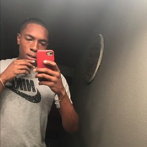 Meet your Posher, Derrick