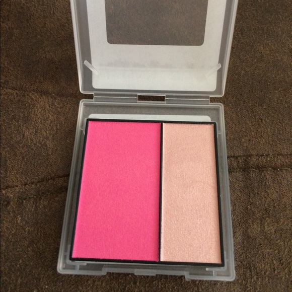 Ripe watermelon blush - Picture 1 of 3